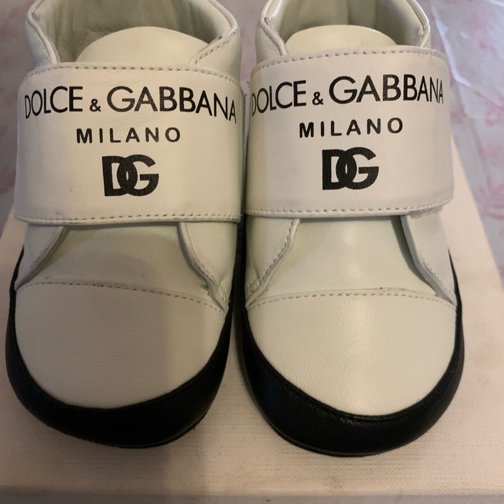 Dolce & Gabbana White and Black Baby Walker Shoes